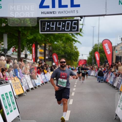20.09.2026 - PSD Bank Halbmarathon LAZAROV Photography http://msf.ph/oto/10506123 20.09.2026 11:44:04 Ziel 1493, 2071, 2946, 3117, 3651 meine-sportfotos.de