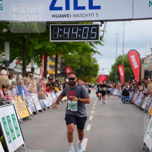 20.09.2026 - PSD Bank Halbmarathon LAZAROV Photography http://msf.ph/oto/10506132 20.09.2026 11:44:05 Ziel 1493, 2071, 2946, 3651, 4723 meine-sportfotos.de