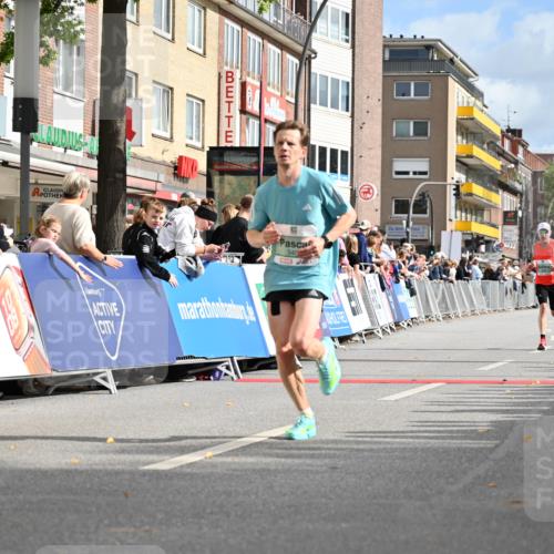 20.09.2026 - PSD Bank Halbmarathon J. Mangold http://msf.ph/oto/10506134 20.09.2026 11:23:11 Ziel 1985, 3406 meine-sportfotos.de
