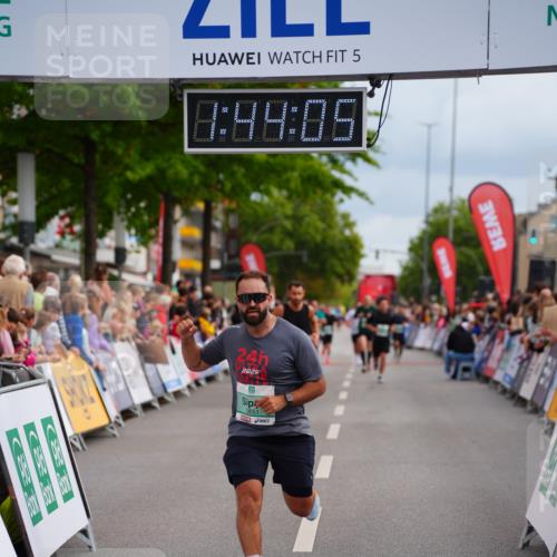 20.09.2026 - PSD Bank Halbmarathon LAZAROV Photography http://msf.ph/oto/10506137 20.09.2026 11:44:05 Ziel 1493, 2071, 2946, 3651, 4723 meine-sportfotos.de