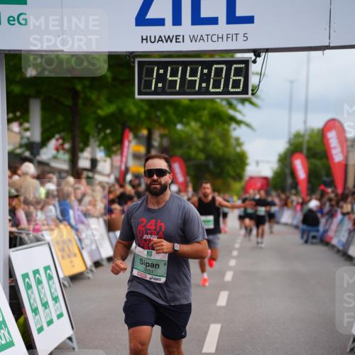 20.09.2026 - PSD Bank Halbmarathon LAZAROV Photography http://msf.ph/oto/10506145 20.09.2026 11:44:05 Ziel 1493, 2071, 2946, 3651, 4723 meine-sportfotos.de