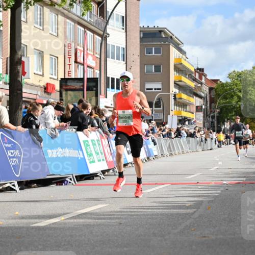 20.09.2026 - PSD Bank Halbmarathon J. Mangold http://msf.ph/oto/10506147 20.09.2026 11:23:14 Ziel 1985, 3104, 3406 meine-sportfotos.de