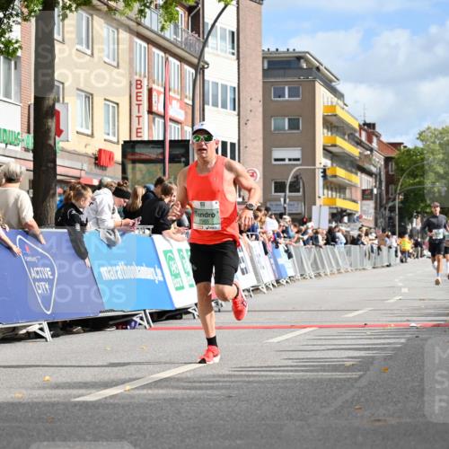 20.09.2026 - PSD Bank Halbmarathon J. Mangold http://msf.ph/oto/10506149 20.09.2026 11:23:14 Ziel 1985, 3104, 3406 meine-sportfotos.de