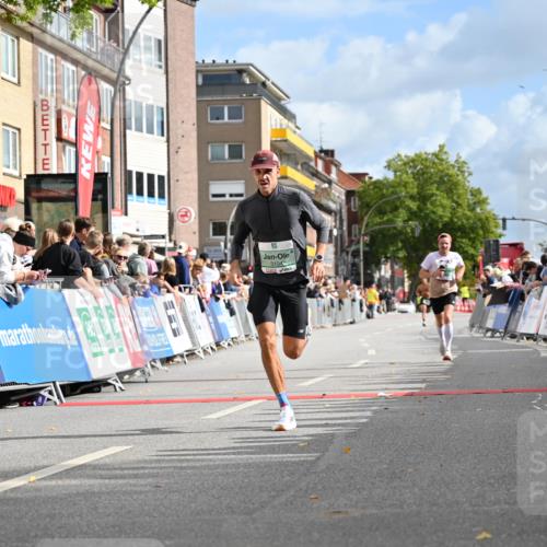 20.09.2026 - PSD Bank Halbmarathon J. Mangold http://msf.ph/oto/10506164 20.09.2026 11:23:19 Ziel 1985, 3104, 3625 meine-sportfotos.de