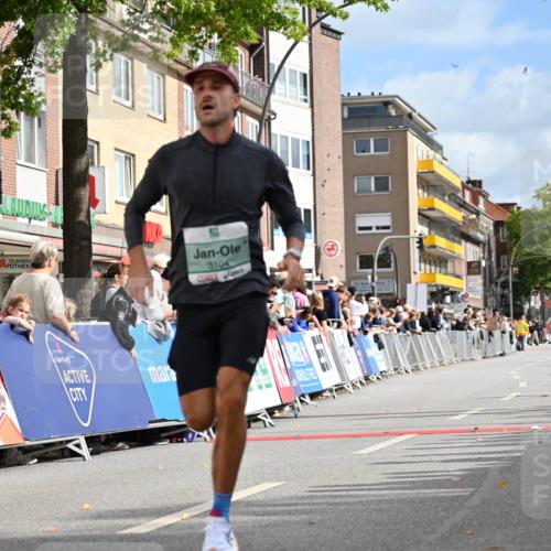 20.09.2026 - PSD Bank Halbmarathon J. Mangold http://msf.ph/oto/10506178 20.09.2026 11:23:20 Ziel 1985, 3104, 3625 meine-sportfotos.de