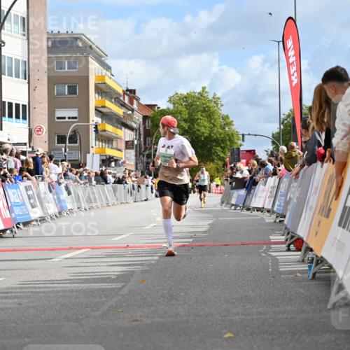 20.09.2026 - PSD Bank Halbmarathon J. Mangold http://msf.ph/oto/10506180 20.09.2026 11:23:21 Ziel 1985, 3104, 3625 meine-sportfotos.de