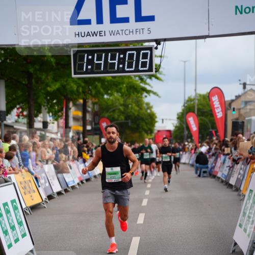 20.09.2026 - PSD Bank Halbmarathon LAZAROV Photography http://msf.ph/oto/10506181 20.09.2026 11:44:08 Ziel 1833, 2071, 3651, 4723 meine-sportfotos.de