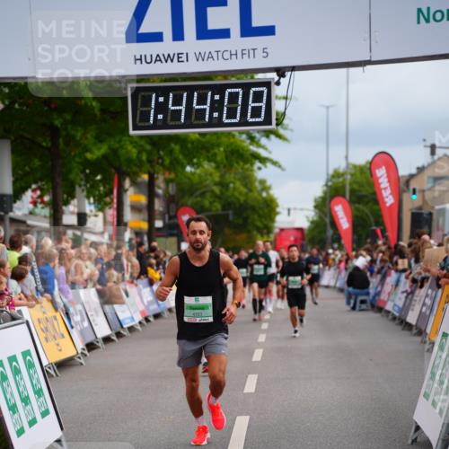 20.09.2026 - PSD Bank Halbmarathon LAZAROV Photography http://msf.ph/oto/10506185 20.09.2026 11:44:08 Ziel 1833, 2071, 3651, 4723 meine-sportfotos.de