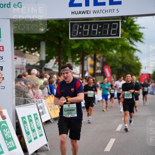20.09.2026 - PSD Bank Halbmarathon LAZAROV Photography http://msf.ph/oto/10506202 20.09.2026 11:44:11 Ziel 1455, 1833, 2132, 3651, 4723 meine-sportfotos.de