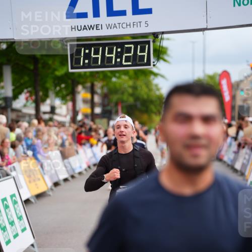 20.09.2026 - PSD Bank Halbmarathon LAZAROV Photography http://msf.ph/oto/10506305 20.09.2026 11:44:24 Ziel 1147, 1715, 1753, 2366, 2467, 2512, 2966, 3322, 3613, 4026, 4533, 4607, 4608 meine-sportfotos.de