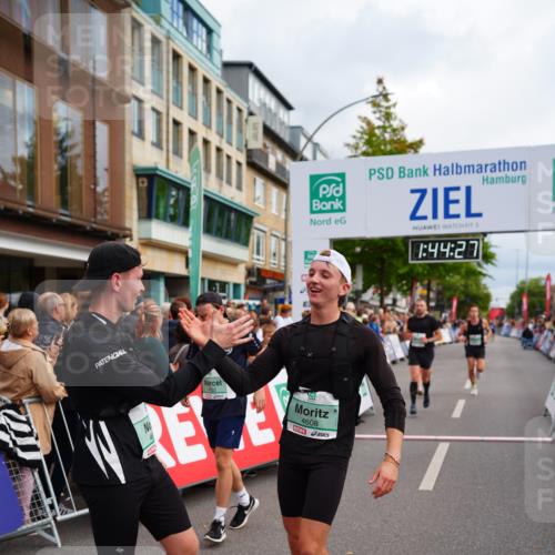 20.09.2026 - PSD Bank Halbmarathon LAZAROV Photography http://msf.ph/oto/10506319 20.09.2026 11:44:26 Ziel 1147, 1753, 2366, 2467, 2512, 2966, 3322, 4026, 4309, 4533, 4607, 4608 meine-sportfotos.de
