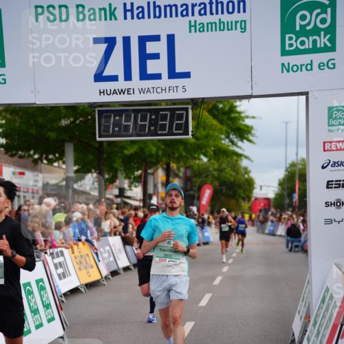 20.09.2026 - PSD Bank Halbmarathon LAZAROV Photography http://msf.ph/oto/10506347 20.09.2026 11:44:31 Ziel 1317, 1753, 2805, 3322, 4026, 4309, 4533, 4608 meine-sportfotos.de