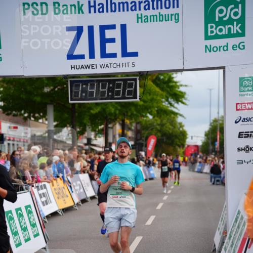 20.09.2026 - PSD Bank Halbmarathon LAZAROV Photography http://msf.ph/oto/10506351 20.09.2026 11:44:31 Ziel 1317, 1753, 2805, 3322, 4026, 4309, 4533, 4608 meine-sportfotos.de