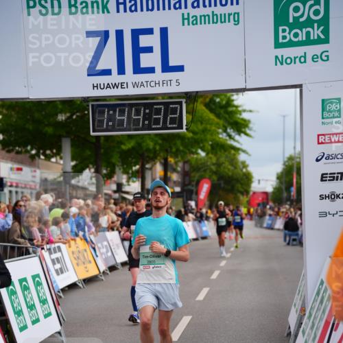 20.09.2026 - PSD Bank Halbmarathon LAZAROV Photography http://msf.ph/oto/10506355 20.09.2026 11:44:31 Ziel 1317, 1753, 2805, 3322, 4026, 4309, 4533, 4608 meine-sportfotos.de