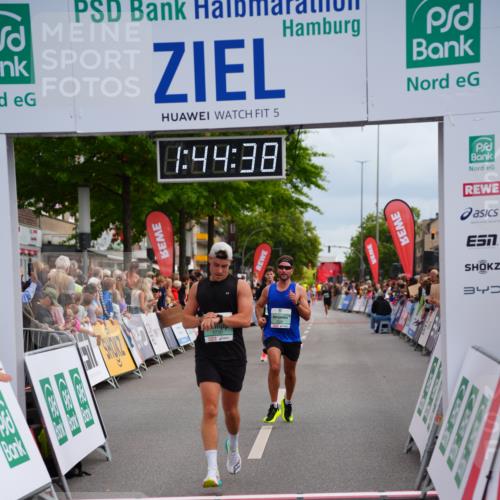 20.09.2026 - PSD Bank Halbmarathon LAZAROV Photography http://msf.ph/oto/10506395 20.09.2026 11:44:38 Ziel 1317, 1730, 2708, 2805, 3706, 4309 meine-sportfotos.de