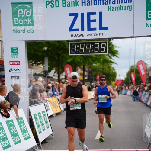 20.09.2026 - PSD Bank Halbmarathon LAZAROV Photography http://msf.ph/oto/10506413 20.09.2026 11:44:39 Ziel 1317, 1730, 2593, 2708, 2805, 3706 meine-sportfotos.de