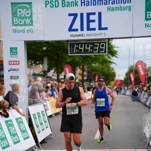 20.09.2026 - PSD Bank Halbmarathon LAZAROV Photography http://msf.ph/oto/10506417 20.09.2026 11:44:39 Ziel 1317, 1730, 2593, 2708, 2805, 3706 meine-sportfotos.de