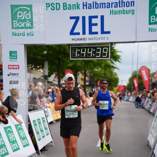 20.09.2026 - PSD Bank Halbmarathon LAZAROV Photography http://msf.ph/oto/10506421 20.09.2026 11:44:39 Ziel 1317, 1730, 2593, 2708, 2805, 3706 meine-sportfotos.de