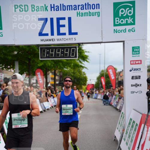 20.09.2026 - PSD Bank Halbmarathon LAZAROV Photography http://msf.ph/oto/10506431 20.09.2026 11:44:39 Ziel 1317, 1730, 2593, 2708, 2805, 3706 meine-sportfotos.de