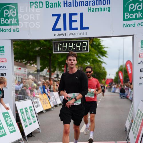 20.09.2026 - PSD Bank Halbmarathon LAZAROV Photography http://msf.ph/oto/10506441 20.09.2026 11:44:43 Ziel 1730, 2593, 2708, 3506, 3706 meine-sportfotos.de