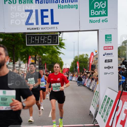 20.09.2026 - PSD Bank Halbmarathon LAZAROV Photography http://msf.ph/oto/10506491 20.09.2026 11:44:51 Ziel 1081, 1083, 1771, 2558, 2593, 3319, 3506 meine-sportfotos.de