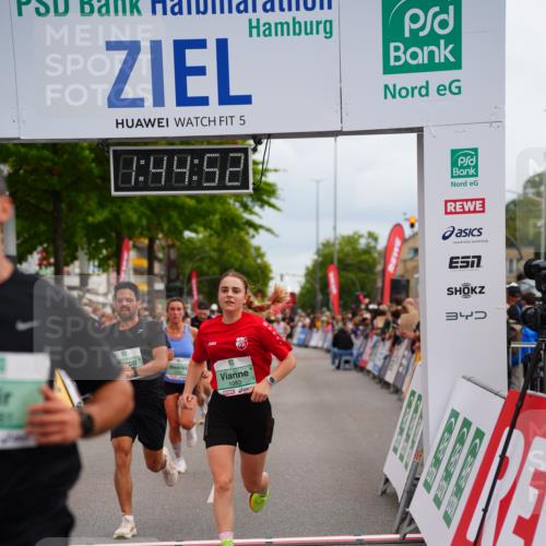 20.09.2026 - PSD Bank Halbmarathon LAZAROV Photography http://msf.ph/oto/10506495 20.09.2026 11:44:51 Ziel 1081, 1083, 1771, 2558, 2593, 3319, 3506 meine-sportfotos.de