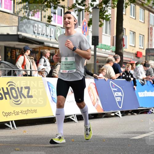 20.09.2026 - PSD Bank Halbmarathon J. Mangold http://msf.ph/oto/10506501 20.09.2026 11:24:44 Ziel 1780, 1801, 2365 meine-sportfotos.de