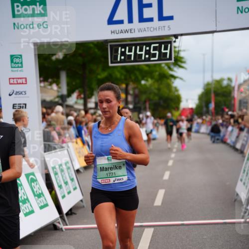 20.09.2026 - PSD Bank Halbmarathon LAZAROV Photography http://msf.ph/oto/10506525 20.09.2026 11:44:54 Ziel 1081, 1083, 1771, 2558, 3319 meine-sportfotos.de