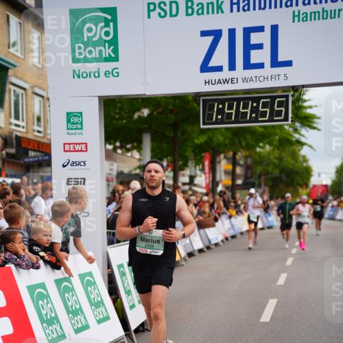 20.09.2026 - PSD Bank Halbmarathon LAZAROV Photography http://msf.ph/oto/10506537 20.09.2026 11:44:55 Ziel 1081, 1083, 1547, 1771, 2558, 3319 meine-sportfotos.de