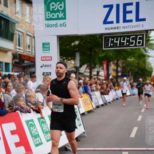 20.09.2026 - PSD Bank Halbmarathon LAZAROV Photography http://msf.ph/oto/10506542 20.09.2026 11:44:55 Ziel 1081, 1083, 1547, 1771, 2558, 3319 meine-sportfotos.de
