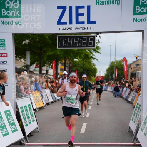 20.09.2026 - PSD Bank Halbmarathon LAZAROV Photography http://msf.ph/oto/10506560 20.09.2026 11:44:59 Ziel 1083, 1547, 1771, 2558, 2677, 3319, 4365, 4366 meine-sportfotos.de