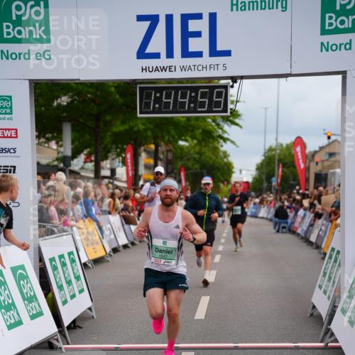 20.09.2026 - PSD Bank Halbmarathon LAZAROV Photography http://msf.ph/oto/10506565 20.09.2026 11:44:59 Ziel 1083, 1547, 1771, 2558, 2677, 3319, 4365, 4366 meine-sportfotos.de