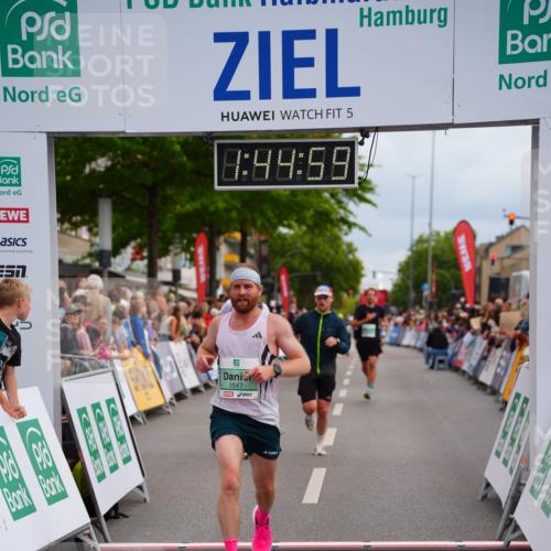 20.09.2026 - PSD Bank Halbmarathon LAZAROV Photography http://msf.ph/oto/10506569 20.09.2026 11:44:59 Ziel 1083, 1547, 1771, 2558, 2677, 3319, 4365, 4366 meine-sportfotos.de