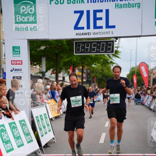 20.09.2026 - PSD Bank Halbmarathon LAZAROV Photography http://msf.ph/oto/10506629 20.09.2026 11:45:03 Ziel 1547, 2677, 3861, 4365, 4366 meine-sportfotos.de