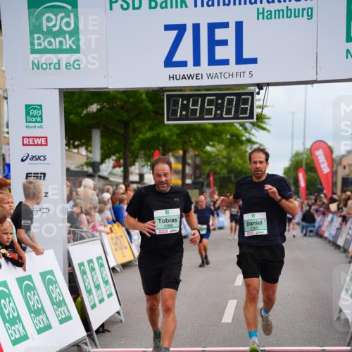 20.09.2026 - PSD Bank Halbmarathon LAZAROV Photography http://msf.ph/oto/10506635 20.09.2026 11:45:03 Ziel 1547, 2677, 3861, 4365, 4366 meine-sportfotos.de