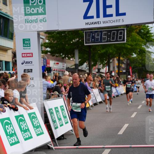 20.09.2026 - PSD Bank Halbmarathon LAZAROV Photography http://msf.ph/oto/10506645 20.09.2026 11:45:07 Ziel 1159, 1430, 1547, 2677, 3861, 4365, 4366 meine-sportfotos.de