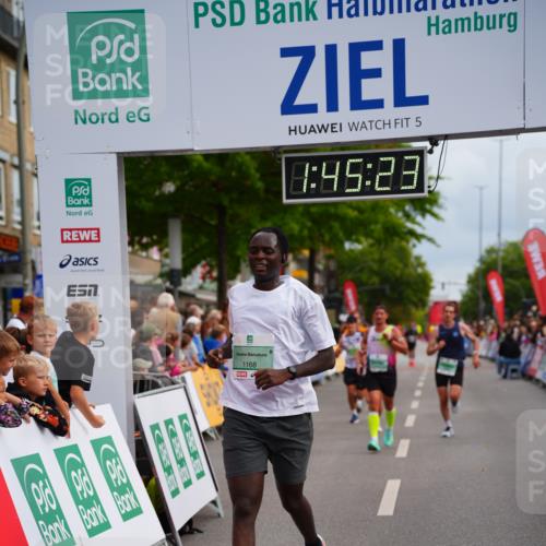 20.09.2026 - PSD Bank Halbmarathon LAZAROV Photography http://msf.ph/oto/10506860 20.09.2026 11:45:23 Ziel 1168, 1374, 2928, 3496, 3865, 3955, 4744, 4745 meine-sportfotos.de
