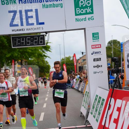 20.09.2026 - PSD Bank Halbmarathon LAZAROV Photography http://msf.ph/oto/10506891 20.09.2026 11:45:26 Ziel 1168, 1374, 1972, 2386, 3496, 3865, 3955, 4744, 4745 meine-sportfotos.de