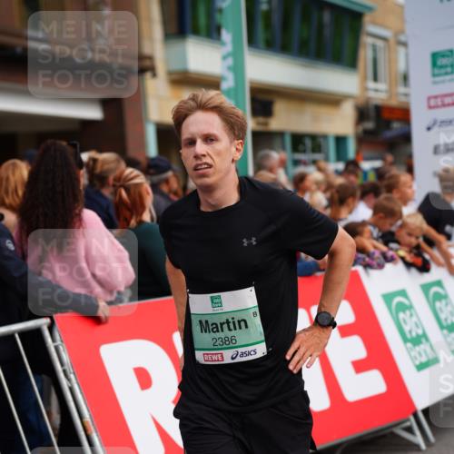 20.09.2026 - PSD Bank Halbmarathon LAZAROV Photography http://msf.ph/oto/10507012 20.09.2026 11:45:33 Ziel 1972, 2386, 3496, 3865, 3955, 4534, 4744, 4745 meine-sportfotos.de