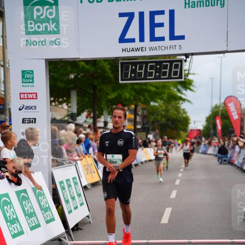 20.09.2026 - PSD Bank Halbmarathon LAZAROV Photography http://msf.ph/oto/10507034 20.09.2026 11:45:37 Ziel 2386, 2694, 4534 meine-sportfotos.de