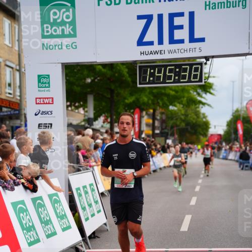 20.09.2026 - PSD Bank Halbmarathon LAZAROV Photography http://msf.ph/oto/10507049 20.09.2026 11:45:37 Ziel 2386, 2694, 4534 meine-sportfotos.de