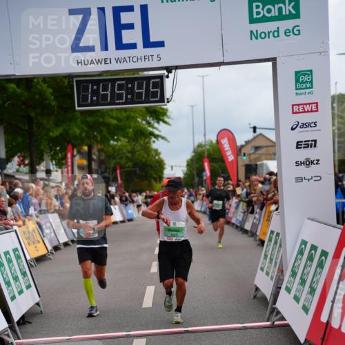 20.09.2026 - PSD Bank Halbmarathon LAZAROV Photography http://msf.ph/oto/10507157 20.09.2026 11:45:44 Ziel 2694, 3755, 4254, 4534, 4625 meine-sportfotos.de