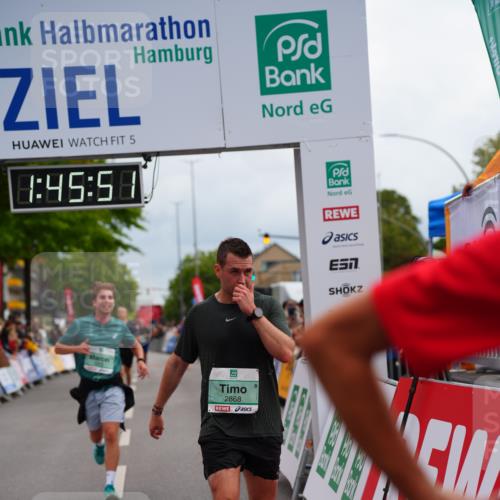 20.09.2026 - PSD Bank Halbmarathon LAZAROV Photography http://msf.ph/oto/10507281 20.09.2026 11:45:50 Ziel 2868, 3270, 3755, 4254, 4625 meine-sportfotos.de