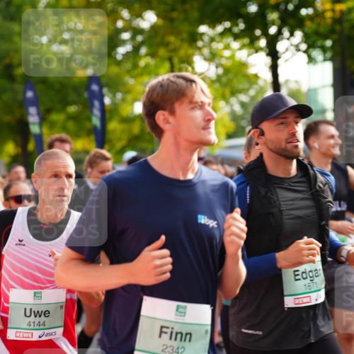 20.09.2026 - PSD Bank Halbmarathon LAZAROV Photography http://msf.ph/oto/10507315 20.09.2026 10:02:05 Laufen 4144, 2342, 1671 meine-sportfotos.de