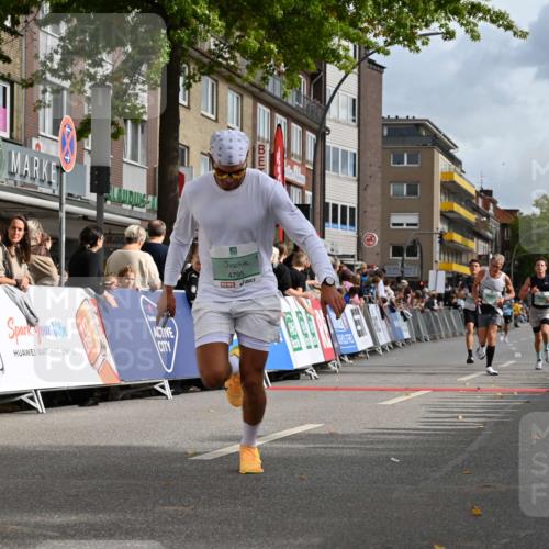 20.09.2026 - PSD Bank Halbmarathon J. Mangold http://msf.ph/oto/10507410 20.09.2026 11:27:59 Ziel 1399, 1606, 1679, 2484, 3068, 3207, 4795 meine-sportfotos.de