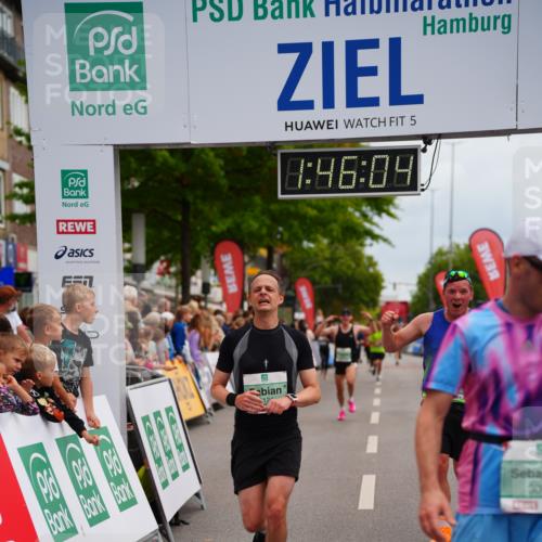 20.09.2026 - PSD Bank Halbmarathon LAZAROV Photography http://msf.ph/oto/10507469 20.09.2026 11:46:03 Ziel 1549, 2124, 3076, 4048, 4425, 4472, 4774 meine-sportfotos.de