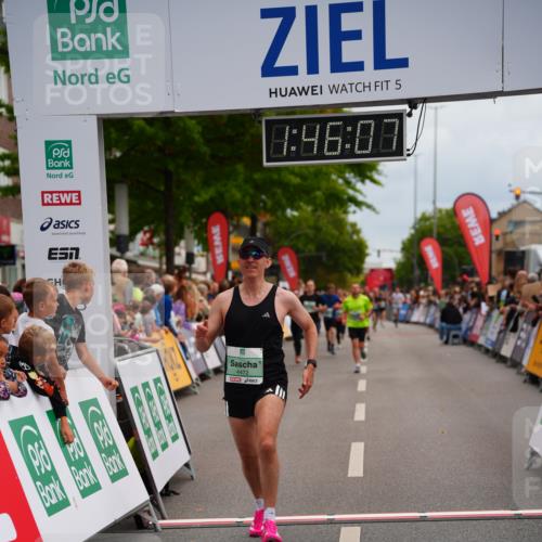 20.09.2026 - PSD Bank Halbmarathon LAZAROV Photography http://msf.ph/oto/10507564 20.09.2026 11:46:06 Ziel 2124, 3076, 4048, 4425, 4472 meine-sportfotos.de