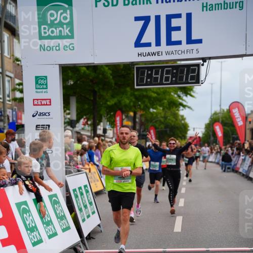 20.09.2026 - PSD Bank Halbmarathon LAZAROV Photography http://msf.ph/oto/10507613 20.09.2026 11:46:11 Ziel 1800, 2124, 2276, 2281, 3681, 4048, 4472 meine-sportfotos.de
