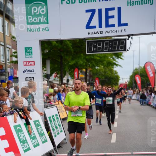 20.09.2026 - PSD Bank Halbmarathon LAZAROV Photography http://msf.ph/oto/10507622 20.09.2026 11:46:11 Ziel 1800, 2124, 2276, 2281, 3681, 4048, 4472 meine-sportfotos.de
