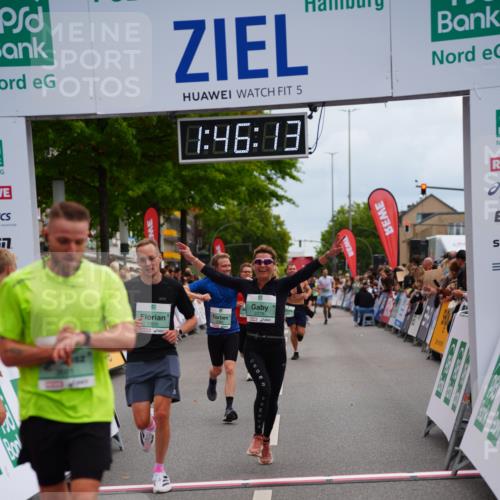 20.09.2026 - PSD Bank Halbmarathon LAZAROV Photography http://msf.ph/oto/10507628 20.09.2026 11:46:13 Ziel 1637, 1800, 2276, 2281, 3366, 3681, 4472 meine-sportfotos.de